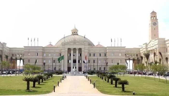 طلاب الجامعات «سنة أولى».. بدء الدراسة للترم الأول بهذا الوقت