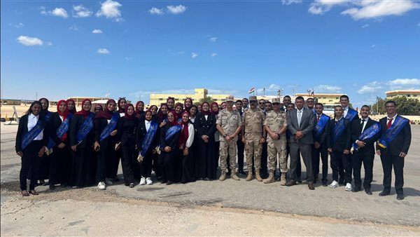 طلاب جامعة الإسكندرية في زيارة ميدانية لقاعدة محمد نجيب العسكرية
