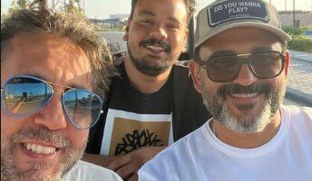 «طيبين في الساحل الشرير».. هشام ماجد يشارك جمهوره أحدث ظهور مع أكرم حسني ومصطفى غريب