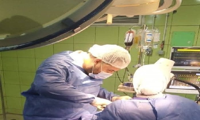 فريق طبي بمستشفى كفرالدوار العام يُنقذ حياة طفل مُصاب بجرح قطعى في الرقبة