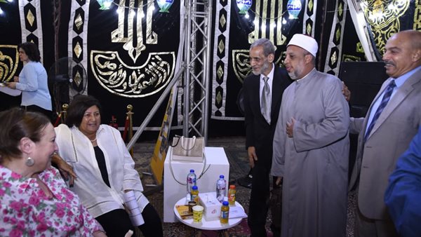 في أجواء روحانية.. احتفالية المولد النبوي وتكريم حفظة القرآن بجائزة "مؤمنة كامل"