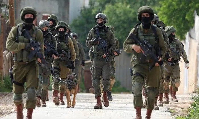قوات الاحتلال تعتقل 3 فلسطينيين وتقتحم عدة قرى وبلدات بالضفة الغربية