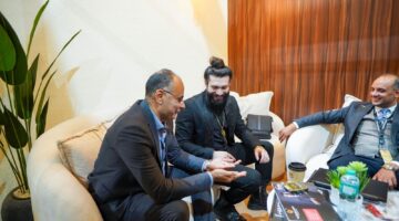 قوافل للتطوير العقاري تستضيف الفنان كريس المصري في جناحها بسيتي سكيب 