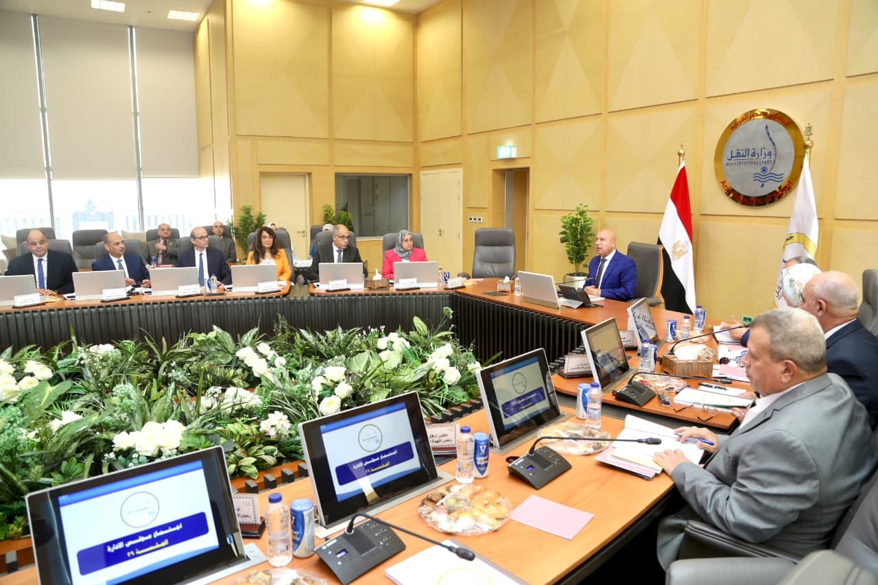 كامل الوزير يوجه بدراسة أثر جميع مشروعات النقل على التنمية الاقتصادية والاجتماعية