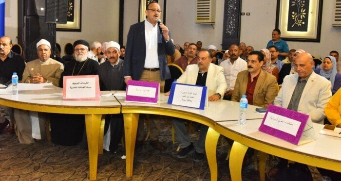 محافظ أسيوط يحتفل بتخرج 100 طفل من مشروع مكافحة عمل الأطفال