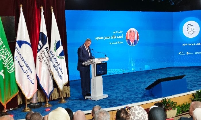 محافظ الإسكندرية: معرض «تاريخ تقرأه الأجيال» يجسد إرث الأمير طلال الثقافي والإنساني والتنموي