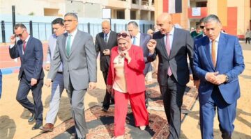 محافظ الجيزة: دعمنا المدارس بـ٣٠ ألف ديسك و١٠ آلاف سبورة حديثة