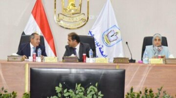 محافظ بورسعيد يُشارك في اجتماع مجلس الجامعة ويؤكد دعمه الكامل للمنظومة التعليمية