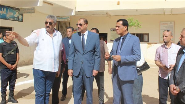 محافظ سوهاج ووكيل وزارة التعليم يتابعان ميدانيًا جاهزية المدارس لاستقبال الدراسة