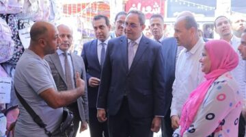 محافظ قنا يفتتح معرض "أهلا مدارس" لتوفير المستلزمات الدراسية بأسعار مخفضة