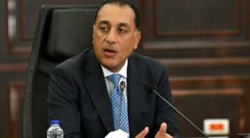 «مدبولي» يهنئ شيخ الأزهر بذكرى المولد النبوي الشريف