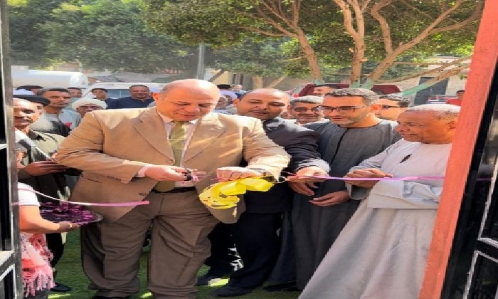 مدير تعليم قنا يتفقد أعمال تجديد مدرسة القلمينا الإبتدائية