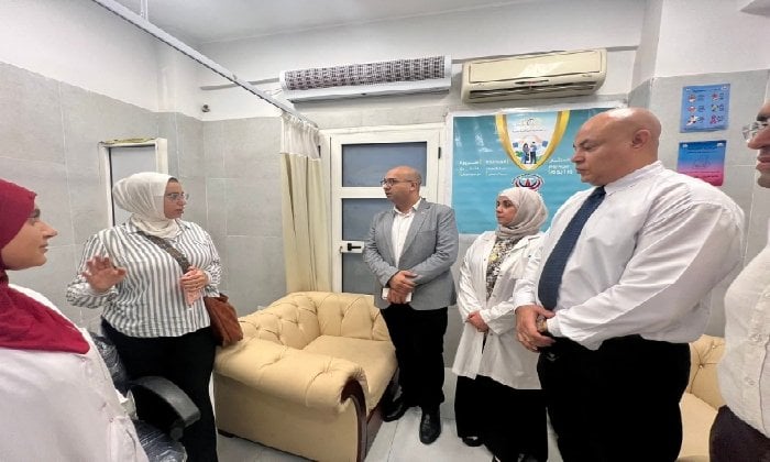 مدير صحة الإسكندرية يتفقد مستشفى صلاح العوضي بالعجمي