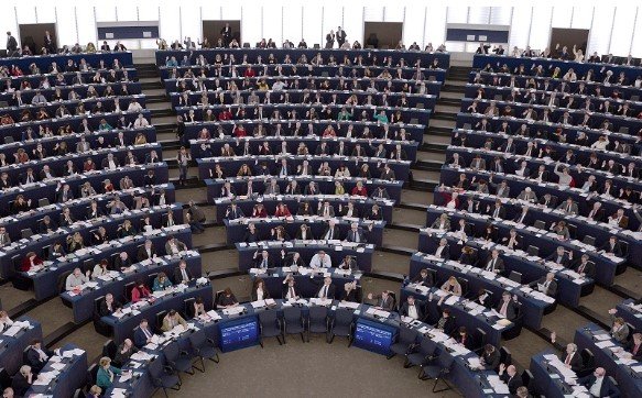 مستشار سابق بالبرلمان الأوروبي: أوروبا ترى أن تكتلها لابد منه لحماية مصالحها