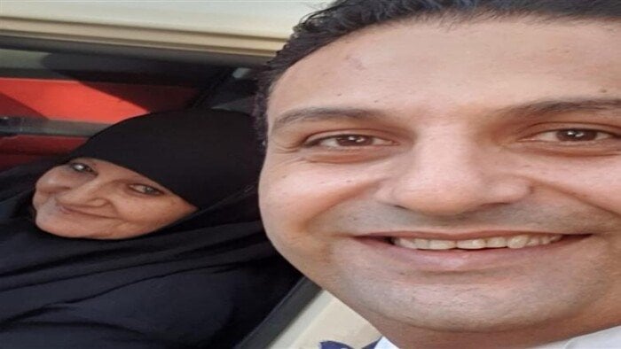 «مسجد أسد ابن الفرات».. حمادة بركات يكشف موعد ومكان عزاء والدته