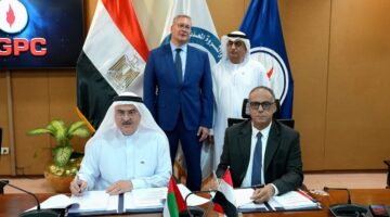 مصر توقع 3 اتفاقيات جديدة للبحث عن البترول والغاز باستثمارات 121 مليون دولار