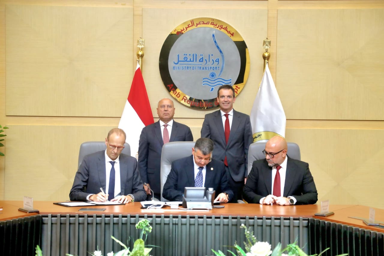 مصر توقع 3 عقود مع شركة كاف الإسبانية لتأهيل وصيانة قطارات مترو الأنفاق