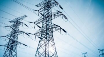 مصر واليونان توقعان اتفاقًا لإنهاء الدراسات الفنية والاقتصادية لمشروع الربط الكهربائي تمهيدًا لتصدير الكهرباء إلى أوروبا