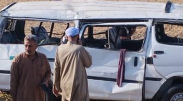 مصرع شخصين وإصابة 10 آخرين فى حادث انقلاب ميكروباص بطريق أسيوط الغربي