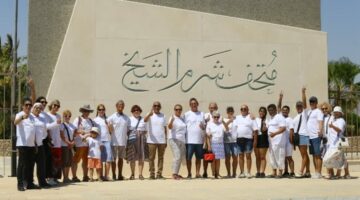 موفنبيك شرم الشيخ يحتفل بيوم السياحة العالمي بزيارة ثقافية إلى متحف شرم الشيخ بحضور ممثلي أكور العالمية