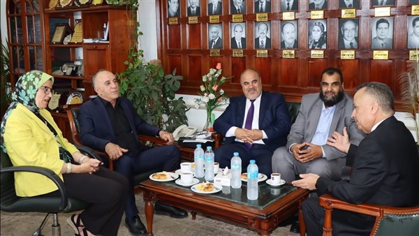 نائب رئيس جامعة الإسكندرية يستقبل وفدًا ليبيًا لبحث التعاون الأكاديمي والبحثى