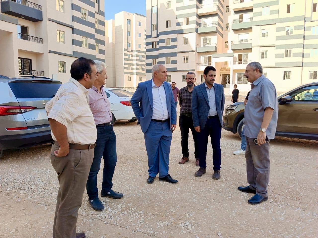 نائب رئيس هيئة المجتمعات العمرانية يتفقد مشروعات الإسكان والخدمات بالعبور الجديدة