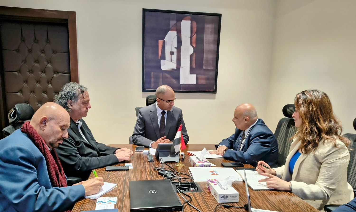 نائب وزير الإسكان يبحث التعاون مع شركة وطنية لتصنيع مكونات مشروعات المياه والصرف الصحي