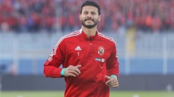 نادِ سعودي يهدد بقاء محمد الشناوي في الأهلي