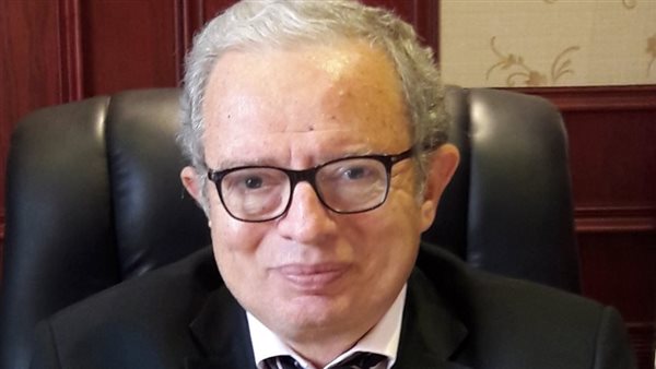 ندب الدكتور حسين عيسى مستشارًا لوزير التعليم العالي للسياسات المالية والاقتصادية