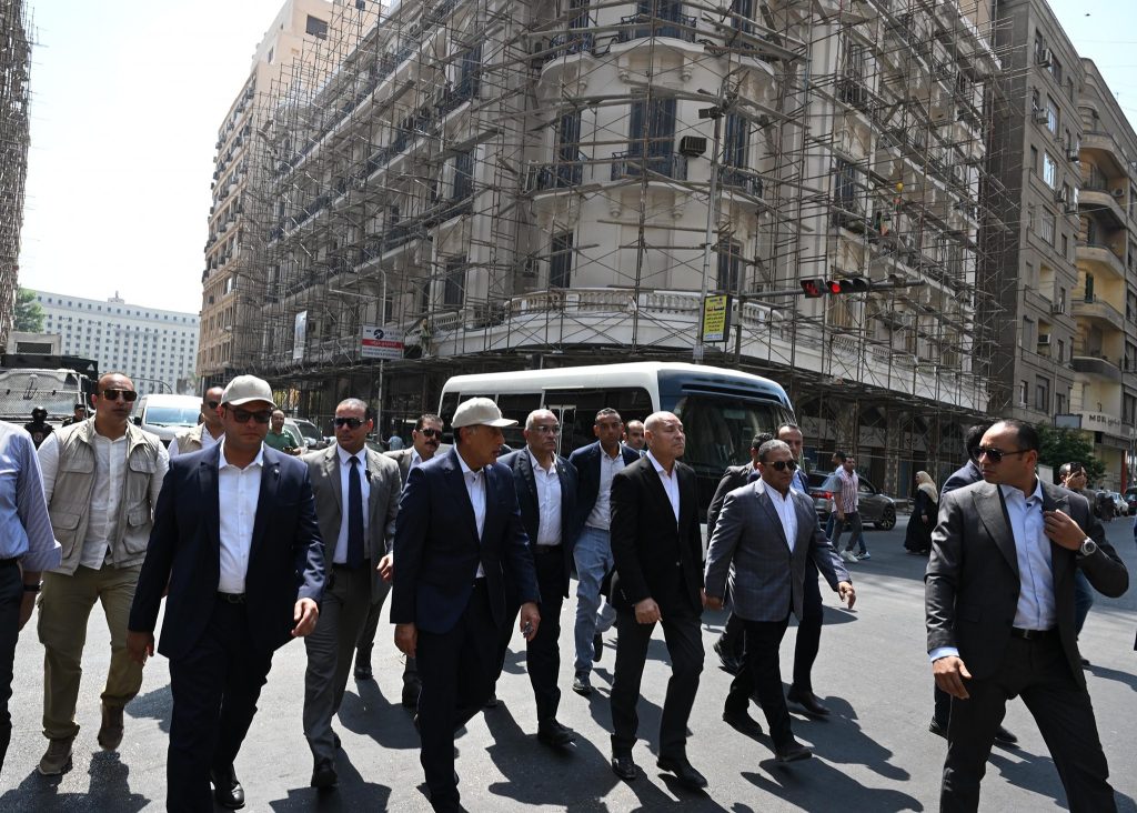 وزير الإسكان: ترميم واجهات وسط القاهرة لإزالة التشوهات البصرية واستعادة النسق المعماري