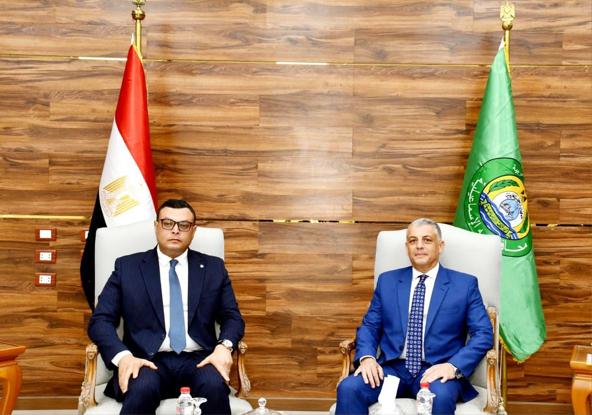 وزير الإسكان ومحافظ الإسماعيلية يبحثان مشروعات المياه والإسكان وتذليل التحديات