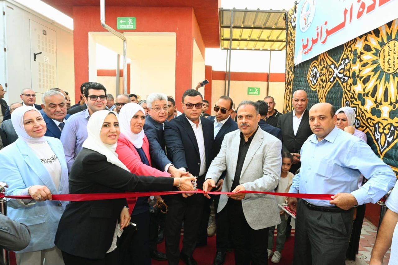 وزير الإسكان ومحافظ الشرقية يفتتحان محطة صرف صحي “خليل العزازي”