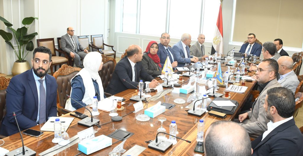وزير الإسكان يبحث مع الشركة السعودية المصرية فرصًا استثمارية جديدة في المدن الجديدة ومنطقة ماسبيرو
