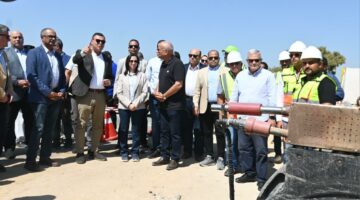 وزير الإسكان يتفقد مشروع ازدواج خط مياه وادي النطرون بتكلفة 60 مليون جنيه