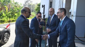 وزير الاستثمار يبحث مع رئيس سنغافورة تعزيز التعاون في التحول الرقمي والموانئ والطاقة المتجددة