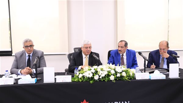 وزير التعليم العالي يتواصل مع معيد كلية الآداب بجامعة سوهاج ويطمئنه على إنهاء إجراءات تعيينه