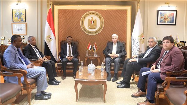 وزير التعليم العالي يلتقي نظيره السوداني لبحث سبل تعزيز التعاون المشترك