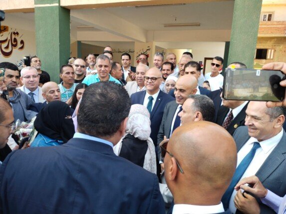 وزير التعليم ومحافظ القليوبية يفتتحان مدرستين بكوم الأطرون بطوخ
