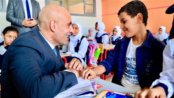 وزير التعليم يتفقد مدارس الشرقية.. ويناقش الطلاب في أهمية «البكالوريا»