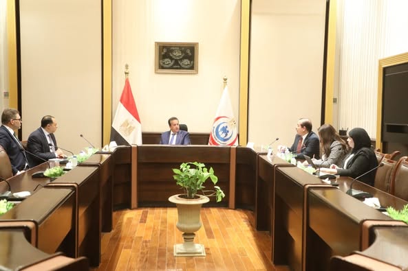 وزير الصحة يبحث مع شركة “بايوجينرك فارما” تعزيز التعاون لتطوير صناعة الأدوية الحيوية