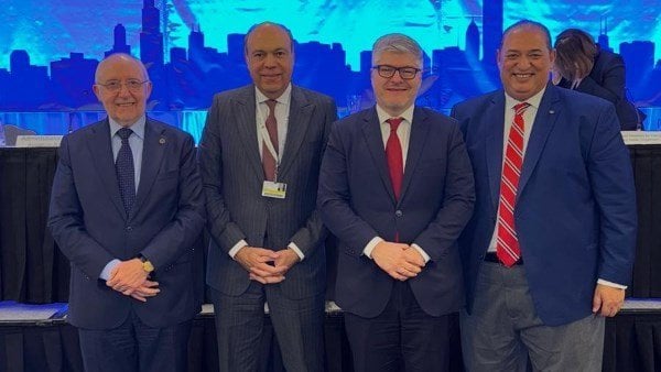 وزير الطيران المدني أمام “الإيكاو”: مشروعات وطنية لتعزيز الاستدامة وتطوير البنية التحتية للمطارات