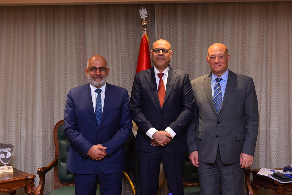 وزير العمل يبحث مع وفد البنك الدولي تعزيز التعاون في مجالات التدريب والتشغيل والتحول الرقمي