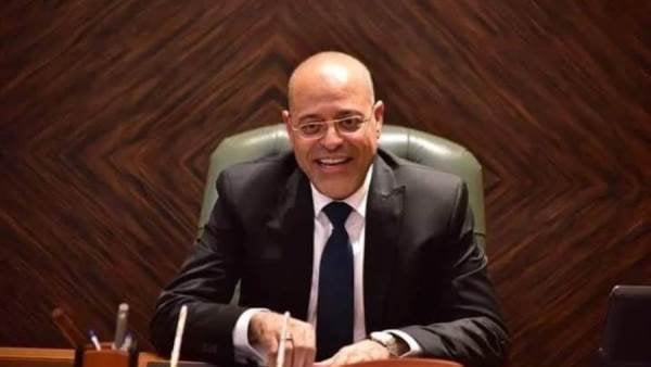 وزير العمل يعلن فتح باب التقديم على برنامج تدريبي متخصص في البناء والتشييد بالإسماعيلية