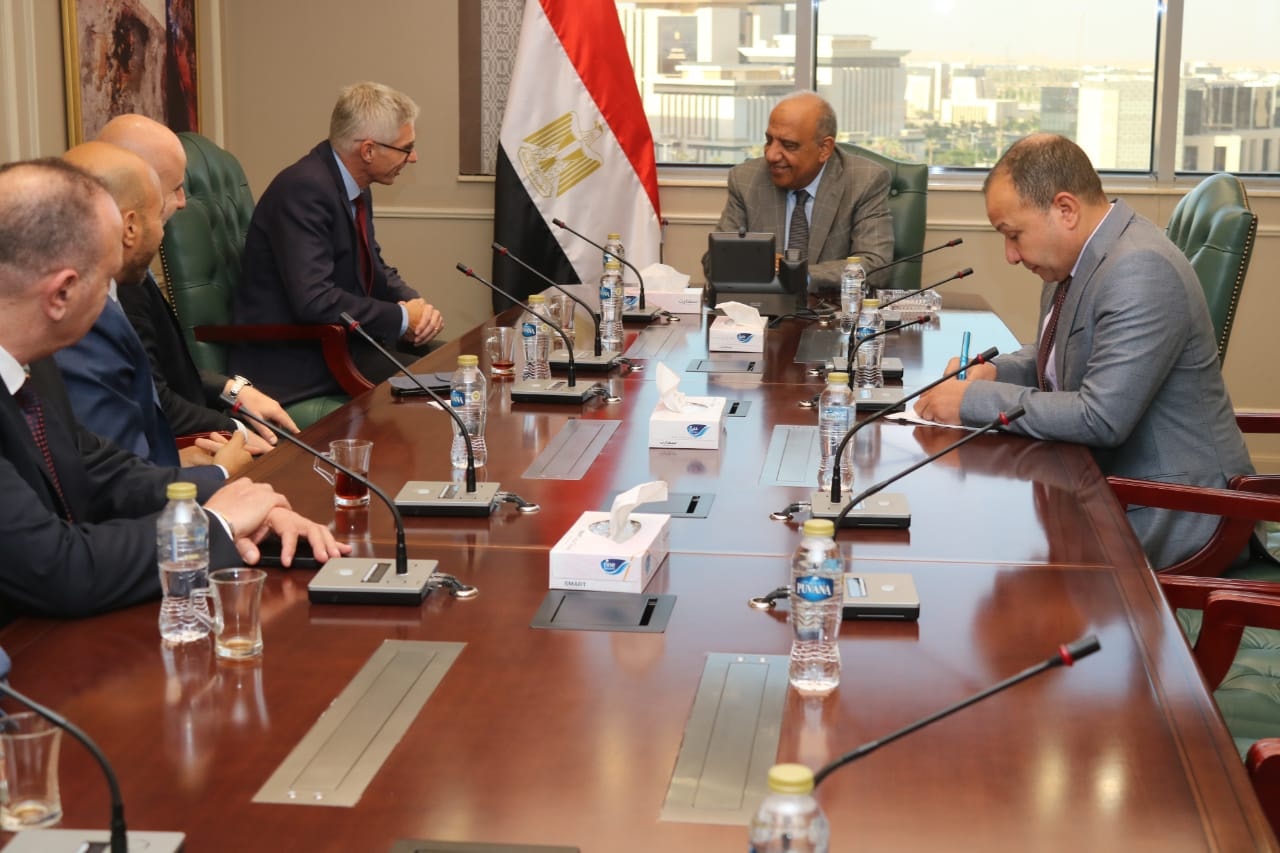 وزير الكهرباء يبحث مع شركة “ABB” السويدية التعاون في مجالات رفع كفاءة الطاقة