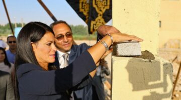 وزيرة التخطيط تضع حجر الأساس لأول مصنع لتربية ديدان القز وإنتاج الحرير الطبيعي في قنا