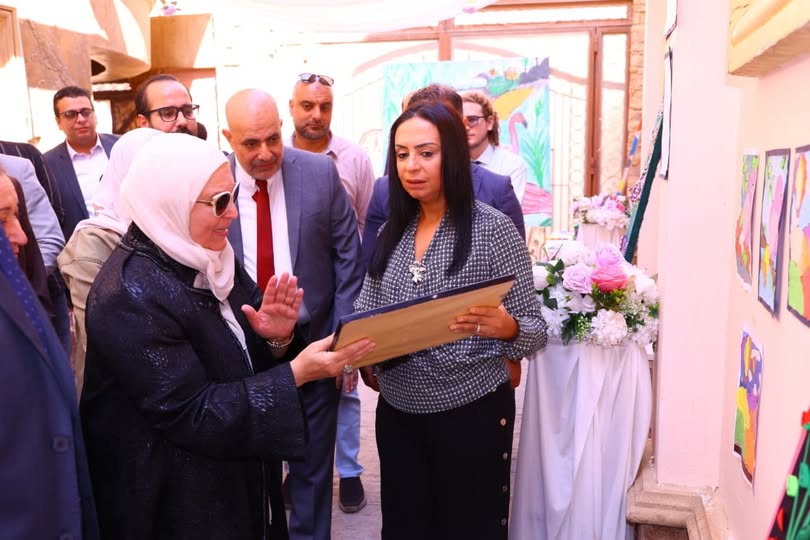 وزيرة التضامن تتفقد أكاديمية ألزهايمر ووحدة “الرعاية عن بعد” بجمعية الباقيات الصالحات