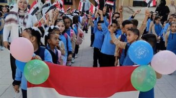 وكيل التعليم بالإسكندرية: استقبلنا الطلاب في أول يوم دراسة بالأغاني الوطنية
