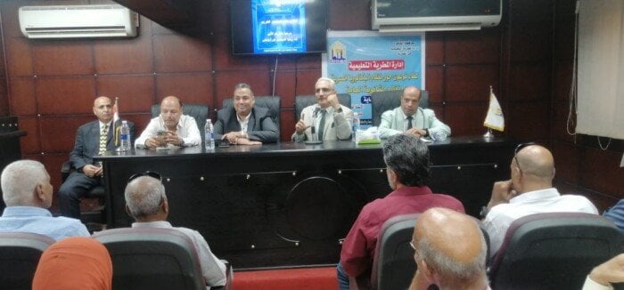 وكيل المديرية يعقد اجتماعا لشرح نظام البكالوريا المصرية واستعدادات العام الدراسى الجديد