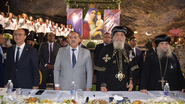 محافظ أسيوط يشارك في “أمسية مصر” بحضور البابا تواضروس:”رسالة محبة وسلام من قلب الصعيد”