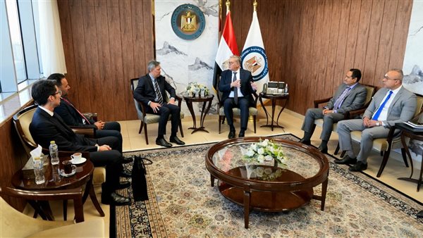 وزير البترول يبحث مع بتروناس الماليزية تعزيز الشراكة الاستراتيجية في الغاز الطبيعي